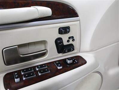 2008 Lincoln Town Car Signature Limited - Photo 26 - Addison, IL 60101