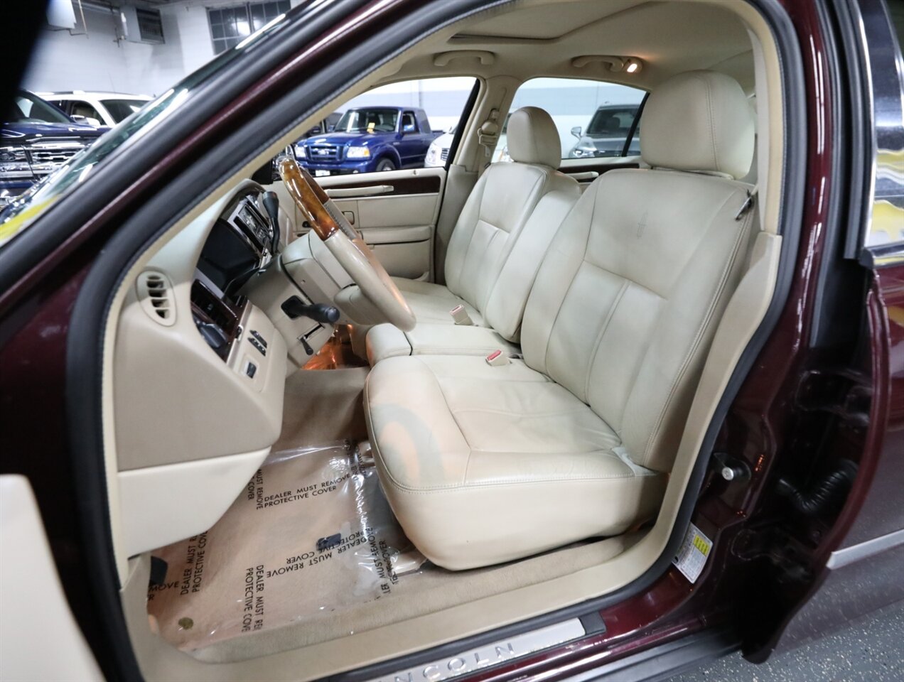 2008 Lincoln Town Car Signature Limited - Photo 28 - Addison, IL 60101