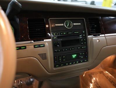 2008 Lincoln Town Car Signature Limited - Photo 31 - Addison, IL 60101