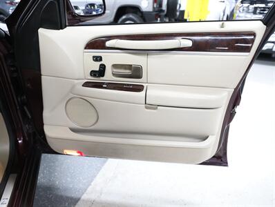 2008 Lincoln Town Car Signature Limited - Photo 15 - Addison, IL 60101