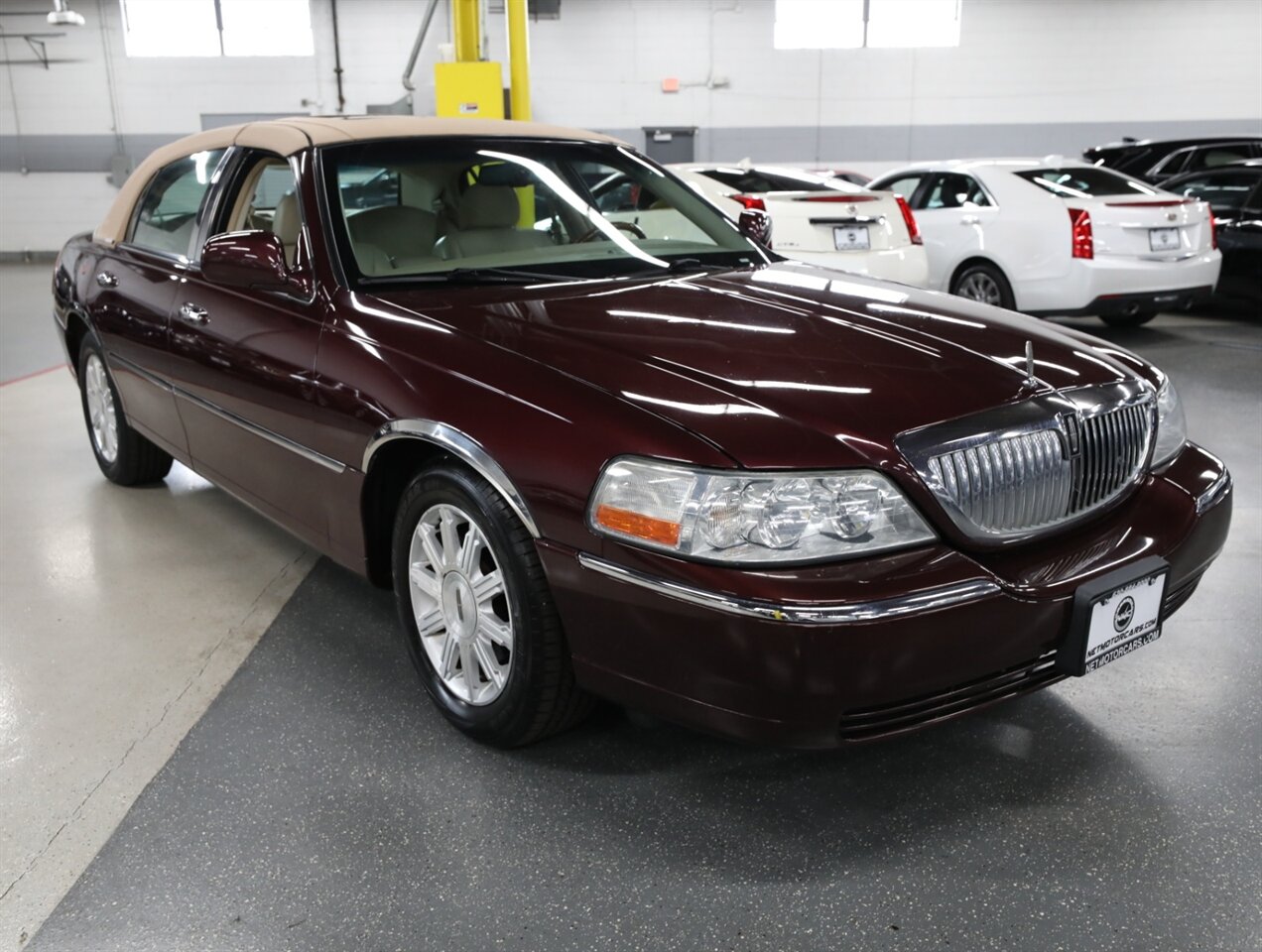 2008 Lincoln Town Car Signature Limited - Photo 7 - Addison, IL 60101