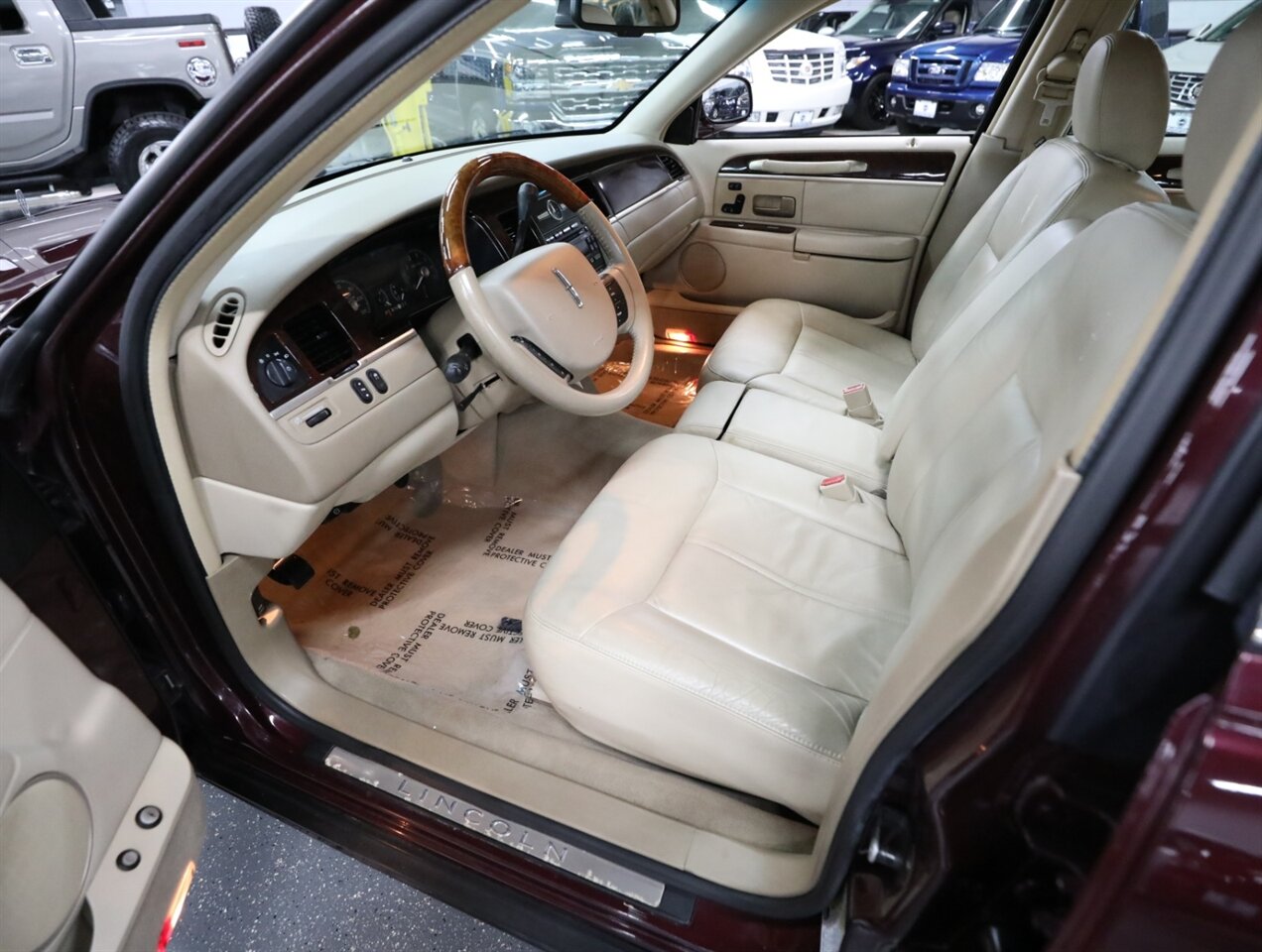 2008 Lincoln Town Car Signature Limited - Photo 27 - Addison, IL 60101