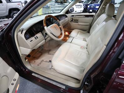 2008 Lincoln Town Car Signature Limited - Photo 27 - Addison, IL 60101