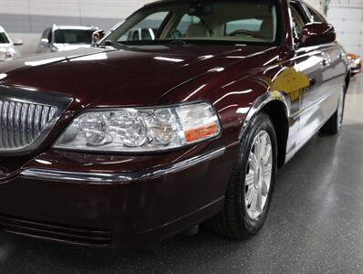 2008 Lincoln Town Car Signature Limited - Photo 5 - Addison, IL 60101