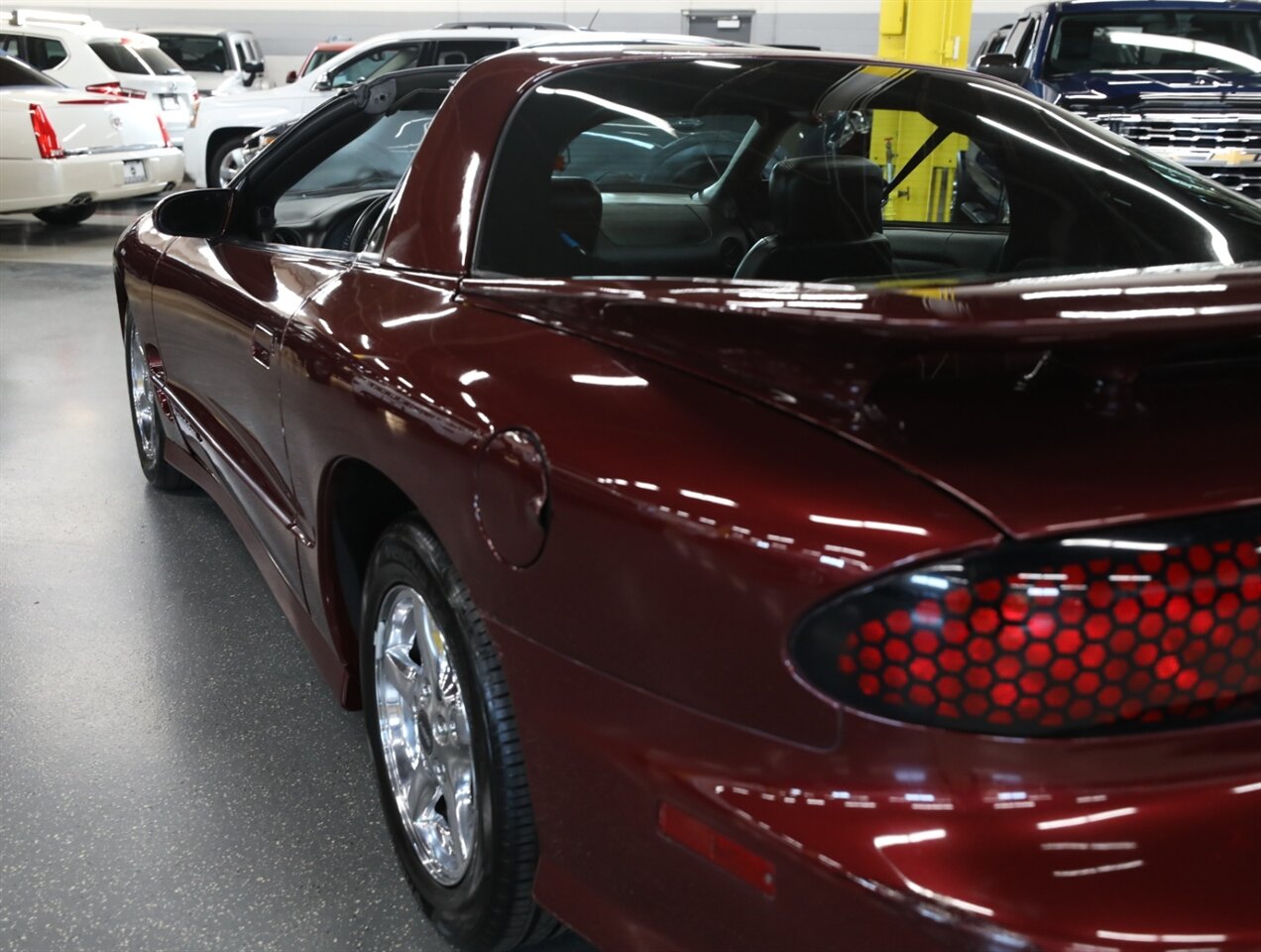 2002 Pontiac Firebird Trans Am - Photo 16 - Addison, IL 60101