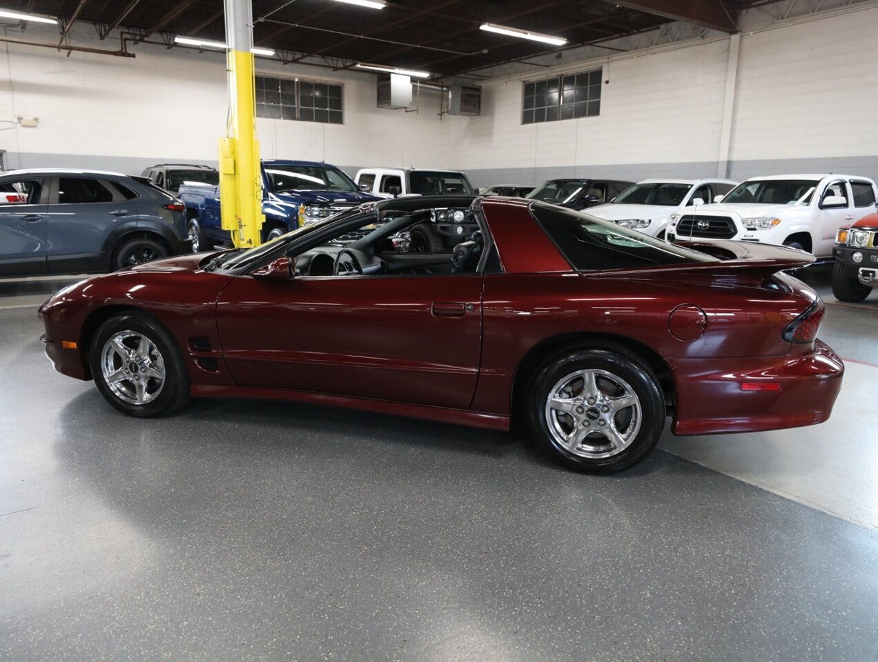 2002 Pontiac Firebird Trans Am - Photo 17 - Addison, IL 60101
