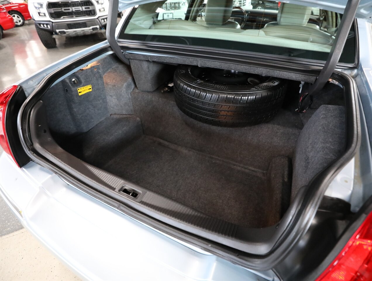 2011 Lincoln Town Car Signature Limited - Photo 21 - Addison, IL 60101