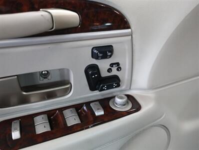 2011 Lincoln Town Car Signature Limited - Photo 27 - Addison, IL 60101