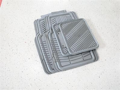 2011 Lincoln Town Car Signature Limited - Photo 42 - Addison, IL 60101