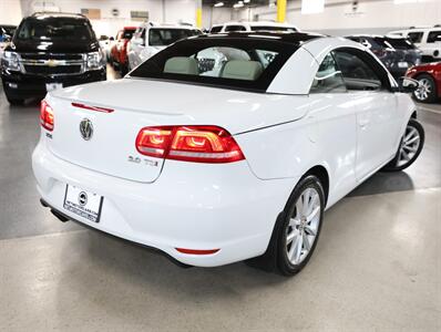 2016 Volkswagen Eos Komfort Edition   - Photo 38 - Addison, IL 60101