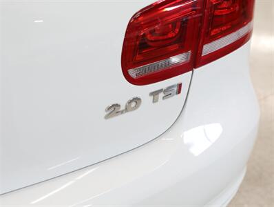 2016 Volkswagen Eos Komfort Edition   - Photo 12 - Addison, IL 60101