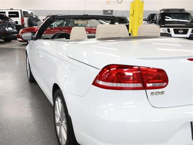 2016 Volkswagen Eos Komfort Edition   - Photo 14 - Addison, IL 60101
