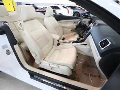 2016 Volkswagen Eos Komfort Edition   - Photo 19 - Addison, IL 60101