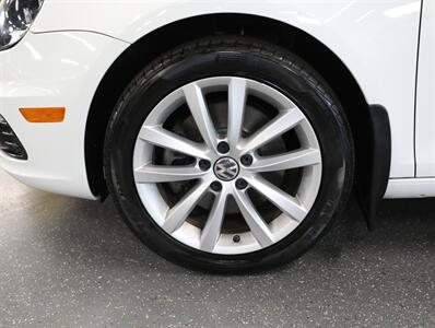 2016 Volkswagen Eos Komfort Edition   - Photo 43 - Addison, IL 60101