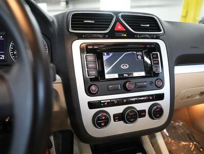 2016 Volkswagen Eos Komfort Edition   - Photo 27 - Addison, IL 60101