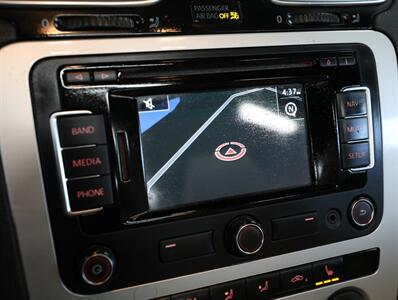 2016 Volkswagen Eos Komfort Edition   - Photo 29 - Addison, IL 60101