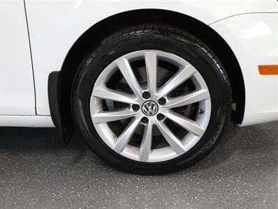2016 Volkswagen Eos Komfort Edition   - Photo 44 - Addison, IL 60101