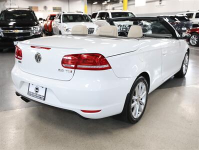 2016 Volkswagen Eos Komfort Edition   - Photo 9 - Addison, IL 60101