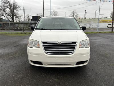 2009 Chrysler Town & Country LX   - Photo 8 - Portland, OR 97266