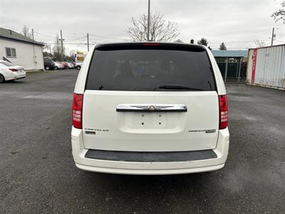 2009 Chrysler Town & Country LX   - Photo 9 - Portland, OR 97266
