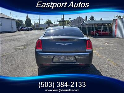 2018 Chrysler 300 Series Limited   - Photo 6 - Portland, OR 97266