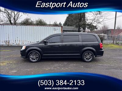 2017 Dodge Grand Caravan SXT   - Photo 4 - Portland, OR 97266
