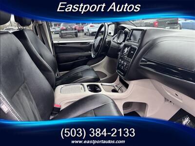 2017 Dodge Grand Caravan SXT   - Photo 10 - Portland, OR 97266