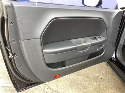 2011 Dodge Challenger R/T   - Photo 12 - Crest Hill, IL 60403