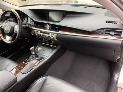 2017 Lexus ES   - Photo 37 - Crest Hill, IL 60403