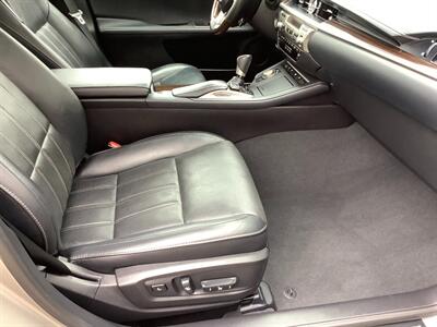 2017 Lexus ES   - Photo 35 - Crest Hill, IL 60403