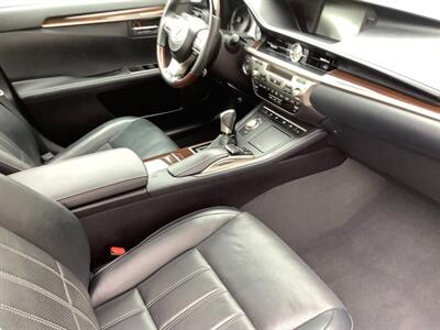 2017 Lexus ES   - Photo 36 - Crest Hill, IL 60403