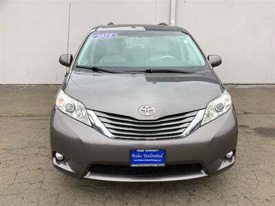 2014 Toyota Sienna XLE 8-Passenger - Photo 9 - Crest Hill, IL 60403