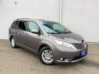 2014 Toyota Sienna XLE 8-Passenger - Photo 8 - Crest Hill, IL 60403