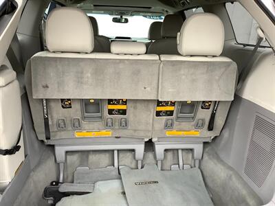 2014 Toyota Sienna XLE 8-Passenger - Photo 30 - Crest Hill, IL 60403