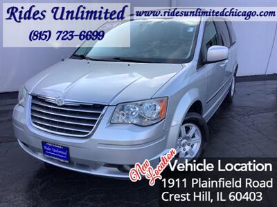 2010 Chrysler Town & Country Touring Plus   - Photo 1 - Crest Hill, IL 60403