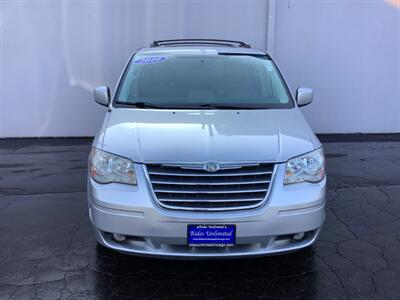2010 Chrysler Town & Country Touring Plus   - Photo 8 - Crest Hill, IL 60403