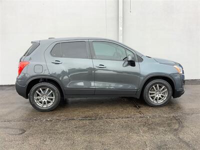 2016 Chevrolet Trax LS   - Photo 7 - Crest Hill, IL 60403