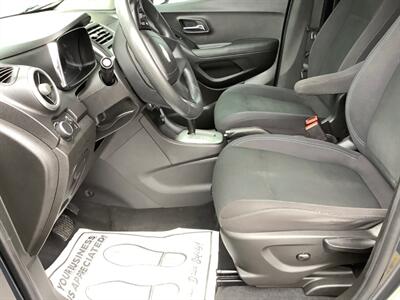 2016 Chevrolet Trax LS   - Photo 13 - Crest Hill, IL 60403