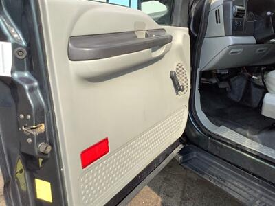 2006 Ford Commercial F-350 Super Duty F350 Chassis & Regular Cab - Photo 21 - Crest Hill, IL 60403