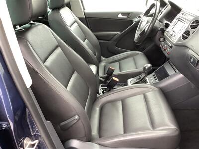 2013 Volkswagen Tiguan S 4Motion   - Photo 27 - Crest Hill, IL 60403