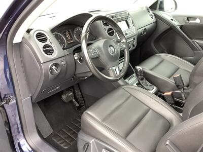 2013 Volkswagen Tiguan S 4Motion   - Photo 17 - Crest Hill, IL 60403