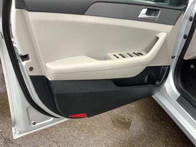 2016 Hyundai SONATA SE   - Photo 12 - Crest Hill, IL 60403