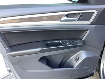 2019 Volkswagen Atlas V6 SE R-Line 4Motion   - Photo 11 - Crest Hill, IL 60403