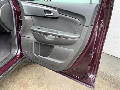 2010 Chevrolet Traverse LT   - Photo 29 - Crest Hill, IL 60403