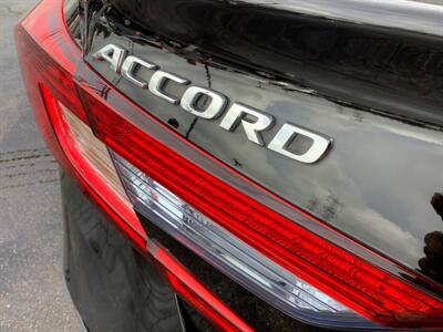 2020 Honda Accord Hybrid EX-L   - Photo 33 - Crest Hill, IL 60403