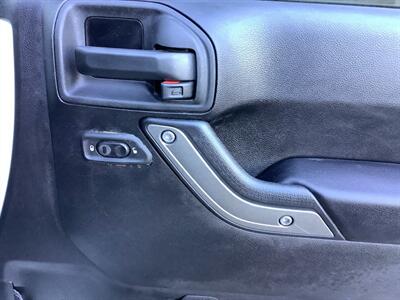 2014 Jeep Wrangler Sport - Photo 22 - Crest Hill, IL 60403
