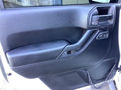 2014 Jeep Wrangler Sport - Photo 11 - Crest Hill, IL 60403