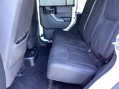 2014 Jeep Wrangler Sport - Photo 19 - Crest Hill, IL 60403