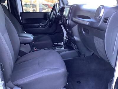 2014 Jeep Wrangler Sport - Photo 23 - Crest Hill, IL 60403