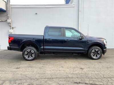 2022 Ford F-150 Lightning Pro   - Photo 9 - Crest Hill, IL 60403